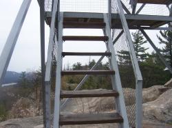 Worn out stairs and missing bolts